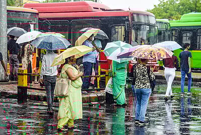 நீலகிரி மாவட்டத்தில் பள்ளி, கல்லூரிகளுக்கு நாளை விடுமுறை