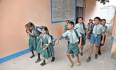 கிருஷ்ணகிரி மாவட்டத்தில் ஆரம்ப பள்ளிகளுக்கு மட்டும் விடுமுறை