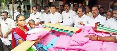 மழையால் பாதிக்கப்பட்டோருக்கு திமுக உதவி