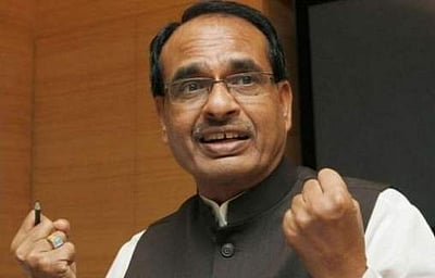 ‘கோமியம், சாணத்தின் மூலம் பொருளாதாரத்தை மேம்படுத்தலாம்’: ம.பி. முதல்வர்