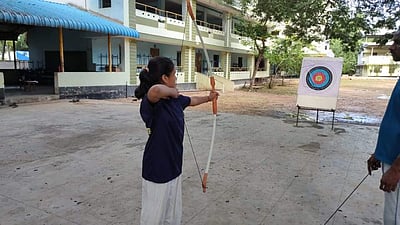 வில் வித்தையின் சாதனைச் சிறுமி