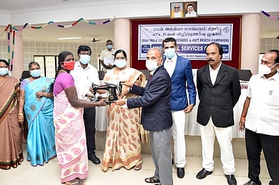 சட்ட விழிப்புணா்வு முகாமில் நலத்திட்ட உதவிகள் வழங்கல்