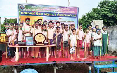 சிலம்பம்...  உலக சாதனை!