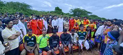 ஓச்சேரி அருகே பாலாற்று வெள்ளத்தில் சிக்கிய 7 இளைஞர்கள் மீட்பு