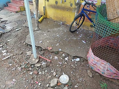 மதுரையில் பாமக நிர்வாகி வீட்டின் மீது நாட்டு வெடிகுண்டு வீச்சு; ஒருவர் காயம் 