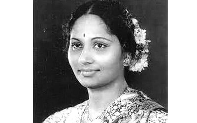 உயரமான நடிகை!