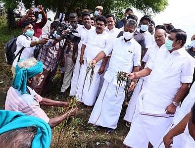 மழை பாதிப்பு: கடலூா் மாவட்டத்தில் எடப்பாடி கே.பழனிசாமி, ஓ.பன்னீா்செல்வம் ஆய்வு