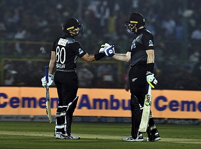 கப்தில் அதிரடி: நியூசிலாந்து 164 ரன்கள் குவிப்பு