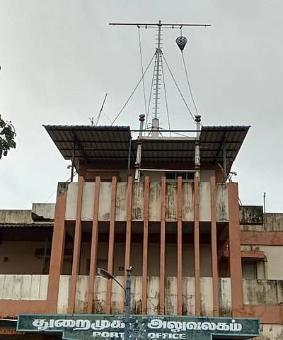 நாகை, காரைக்காலில் 3-ஆம் எண் புயல் கூண்டு