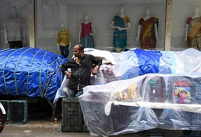 தொடரும் மழையால் இயல்பு வாழ்க்கை பாதிப்பு