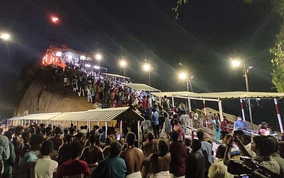 மலைக்கோட்டை தாயுமானசுவாமி கோயிலில் தீபத் திருவிழா - புகைப்படங்கள்