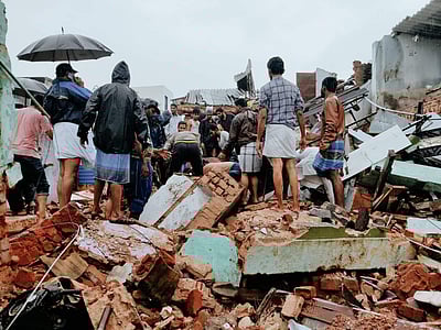 வீடு இடிந்து 9 பேர் பலி: ரூ.5 லட்சம் நிவாரணம்-முதல்வர் அறிவிப்பு