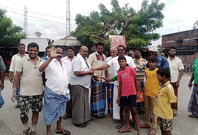 வேளாண் சட்டங்கள் வாபஸ்: தம்மம்பட்டியில் திமுகவினர் பட்டாசு வெடித்துக் கொண்டாட்டம்