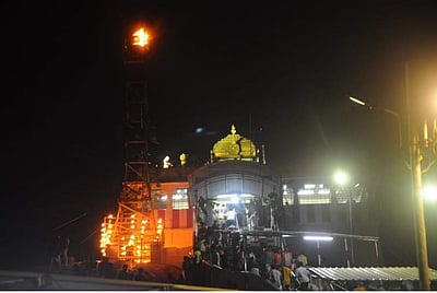 திருச்சி மலைக்கோட்டை கோயிலில் மகா தீபம்