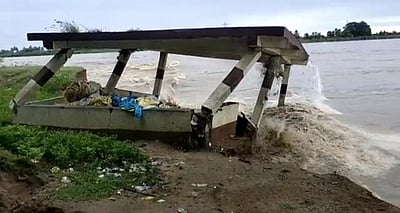 விழுப்புரம் மாவட்டத்தில் வெள்ளத்தில் சிக்கி 2 போ் பலி