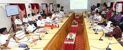 தெற்கு ரயில்வே பணிகளில் தமிழா்களுக்கே முன்னுரிமை தேவை: எம்பிக்கள் வலியுறுத்தல்