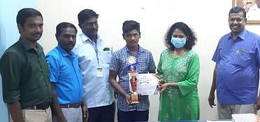 கலைத் திருவிழாவில் இரண்டாமிடம் பெற்ற மாணவருக்குப் பாராட்டு