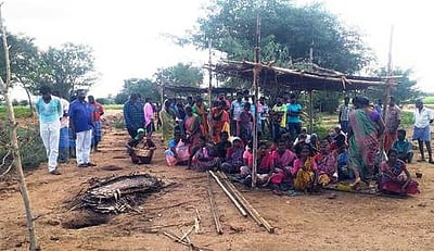 தெக்கலூரில் வீட்டுமனை பட்டா கேட்டு போராட்டம்