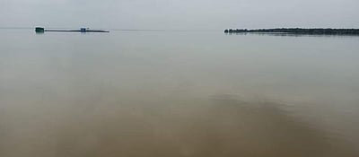 பூண்டி ஏரியிலிருந்து 29,719 கனஅடி உபரிநீர் வெளியேற்றம்: தரைப்பாலம் மூழ்கியதால் போக்குவரத்து நிறுத்தம் 