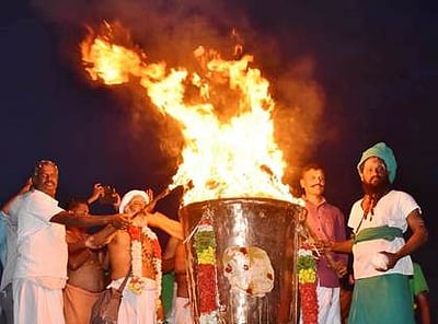 பிரம்ம ரிஷி மலையில் காா்த்திகை தீபத் திருவிழா