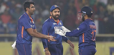 இந்திய ஒருநாள் அணியிலும் அஸ்வின்?: சஹாலுக்கு ஆதரவளிக்கும் ஆகாஷ் சோப்ரா