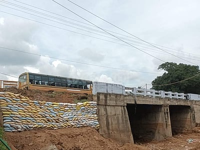 குமுளி - திண்டுக்கல் நெடுஞ்சாலையில் ஆபத்தான நிலையில் பாலம்: பணியை விரைவாக்க கோரிக்கை