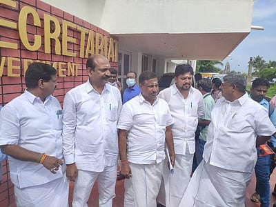 புதுச்சேரியில் மழை சேதம் ஆய்வு செய்யவில்லை: அனைத்துக்கட்சி எம்.எல்.ஏக்கள் தலைமைச் செயலருடன் முறையீடு