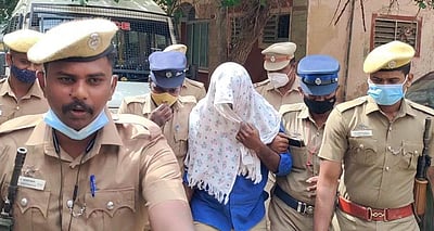 ஆசிரியர் மிதுன் சக்ரவர்த்தியை 2 நாள் காவலில் எடுத்து விசாரிக்க நீதிமன்றம் அனுமதி