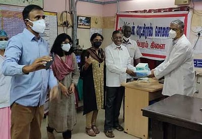 அரசு மருத்துவமனைக்கு பாதுகாப்பு உபகரணங்கள் அளிப்பு