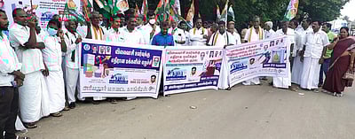 காங்கிரஸ் கட்சியினா் பேரணி