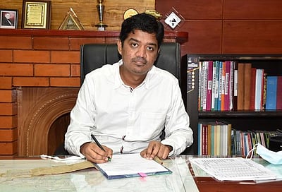 நீலகிரி மாவட்டத்தின் 114ஆவது ஆட்சியராக அம்ரித் பொறுப்பேற்பு