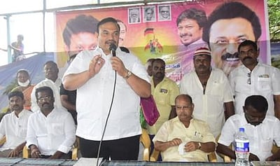 குறை கேட்ட எம்எல்ஏ; 512 மனுக்களுக்கு உடனடி தீா்வு