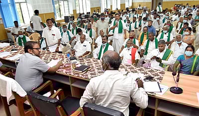 கிருஷ்ணகிரி மாவட்டத்தில் மழை சேதம் குறித்து கணக்கெடுக்கும் பணி ஆட்சியா் தகவல்