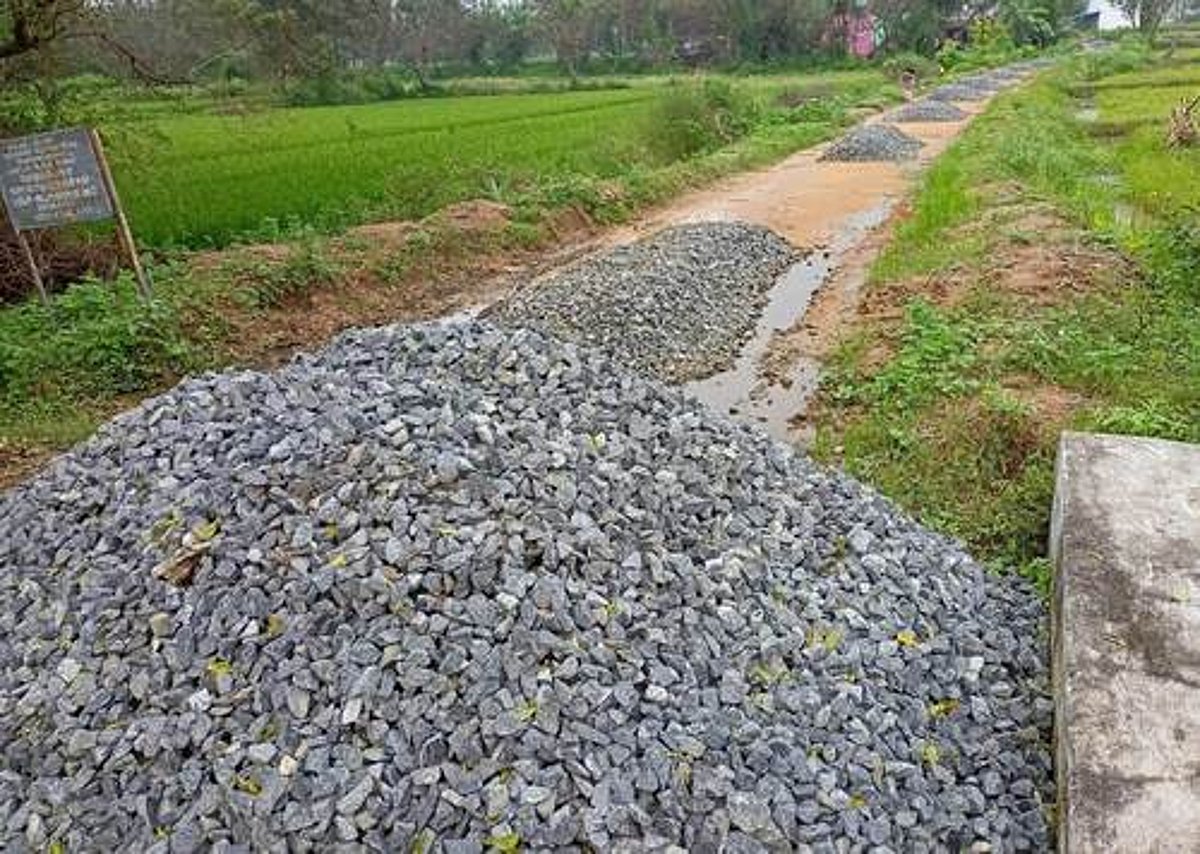 பாதியிலேயே நிற்கும் துப்பாக்கி சுடும் பயிற்சி மைய சாலைப் பணிகள்: காவல் துறை அதிகாரிகள் அவதி