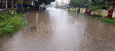 மழையால் சாலைகள் நிரம்புகின்றன.. குளங்கள்? ஒரு சொட்டு நீர் இல்லாத 20% நீர்நிலைகள்!!