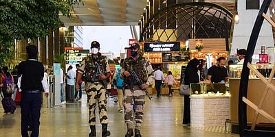 தென் ஆப்பிரிக்காவைச் சேர்ந்த 2 பேருக்கு கரோனா: கர்நாடக முதல்வர் கூட்டத்தில் முக்கிய முடிவுகள்