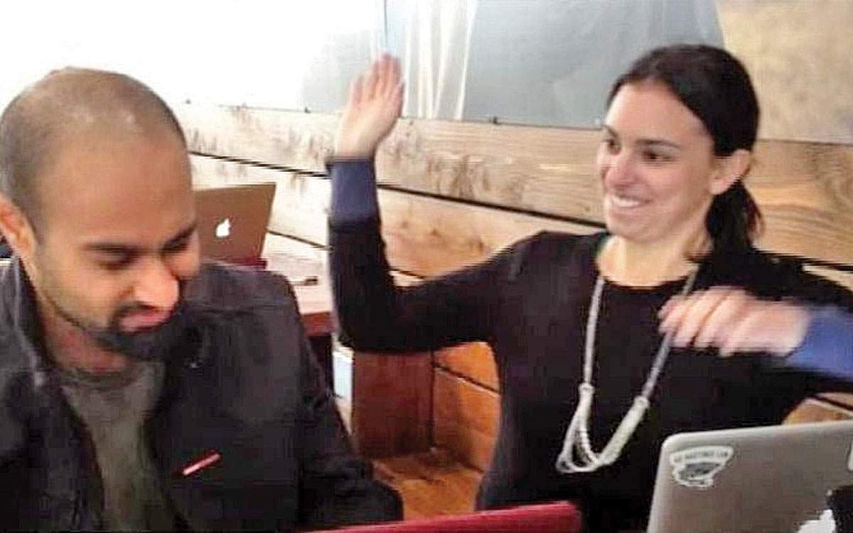 கன்னத்தில் அறைய  கைநிறைய சம்பளம்...!