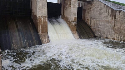 கனமழையால் 20 ஆண்டுகளுக்குப் பின்னர் நிரம்பிய உப்பாறு அணை!