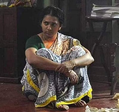 'ஆணாதிக்கத்தின் பிடியில்’ சிவரஞ்சனியும் இன்னும் சில பெண்களும்: திரை விமர்சனம்