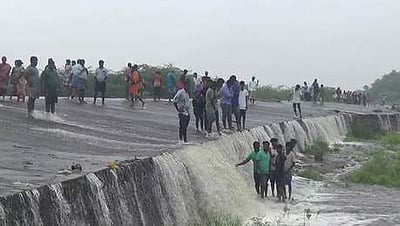 13 ஆண்டுகளுக்கு பின் நிரம்பிய நாமக்கல் தூசூா் ஏரி!