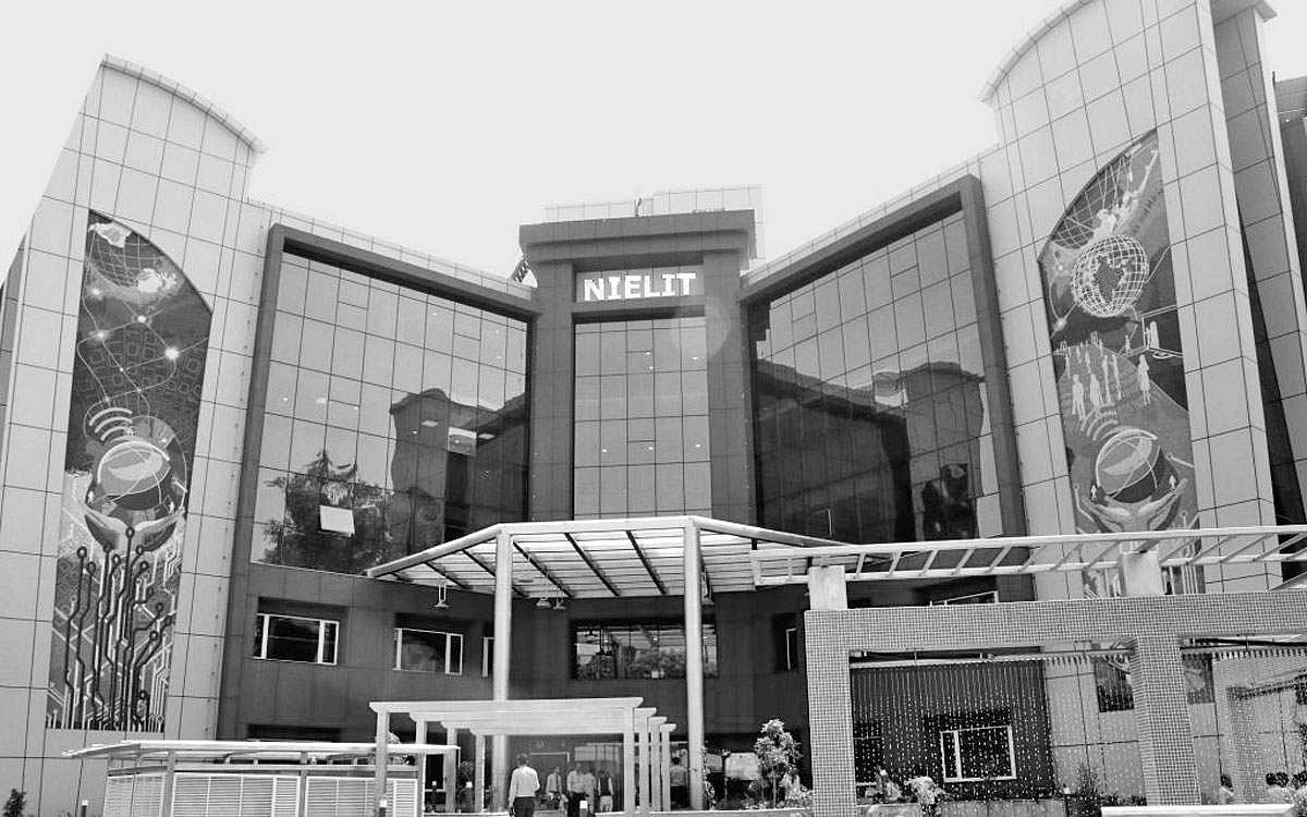 வேலை... வேலை... வேலை...