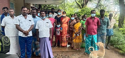 மானாமதுரையில் குடியிருப்புகளை சூழ்ந்த மழை நீர்: மக்கள் போராட்டம்