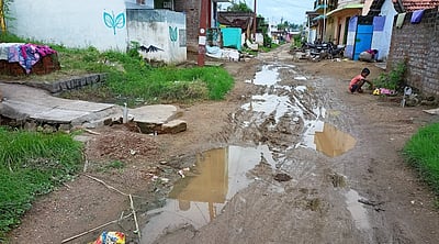 பாடகம் ஊராட்சியில் மழைநீரால் மக்கள் அவதி