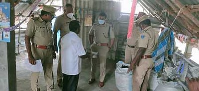 புதுச்சேரியில் பட்டாசுக் கிடங்குகளில் முதுநிலை எஸ்.பி. ஆய்வு