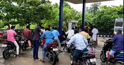 புதுச்சேரியில் பெட்ரோல் ரூ.94.94; டீசல் ரூ.83.58-க்கு விற்பனை: தமிழக வாகன ஓட்டிகள் படையெடுப்பு