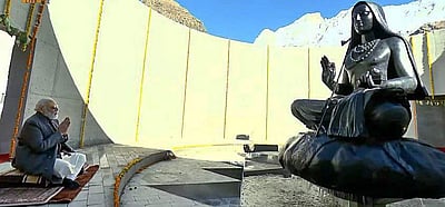 கேதார்நாத்தில் ஸ்ரீஆதி சங்கராச்சாரியாரின் சமாதியை திறந்து வைத்தார் மோடி