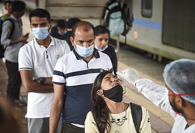 தமிழகத்தில் புதிதாக 875 பேருக்கு கரோனா தொற்று