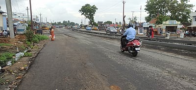 பருவமழை: நெடுஞ்சாலைத் துறை தொடர்பாக புகார் தெரிவிக்க..