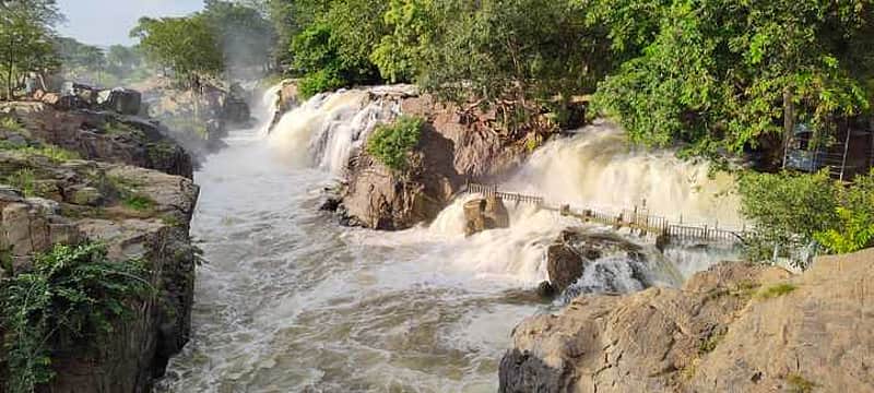 Water inflow to Hogenakkal rises to 12,000 cusecs