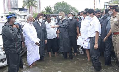 சென்னையில் மழை பாதிப்பு பகுதிகளை ஆய்வு செய்த முதல்வர் - புகைப்படங்கள்